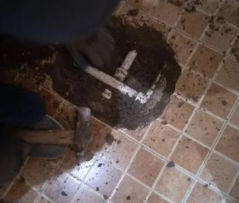 库尔勒卫生间漏水维修公司为您分享下卫生间渗水如何处理及注意事项
